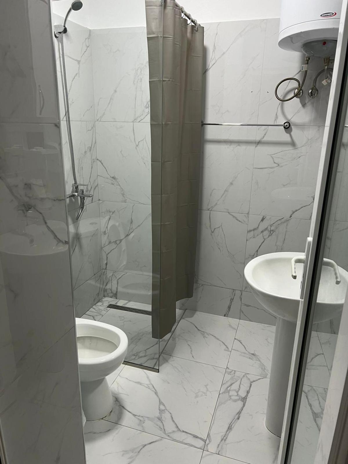 Hotel Vera Kryemëdhej 外观 照片